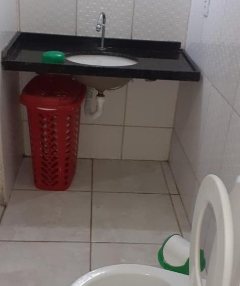  Casa mobiliad:2 quarto e escritório em condomínio