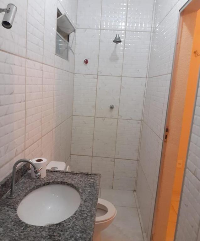  Casa mobiliad:2 quarto e escritório em condomínio