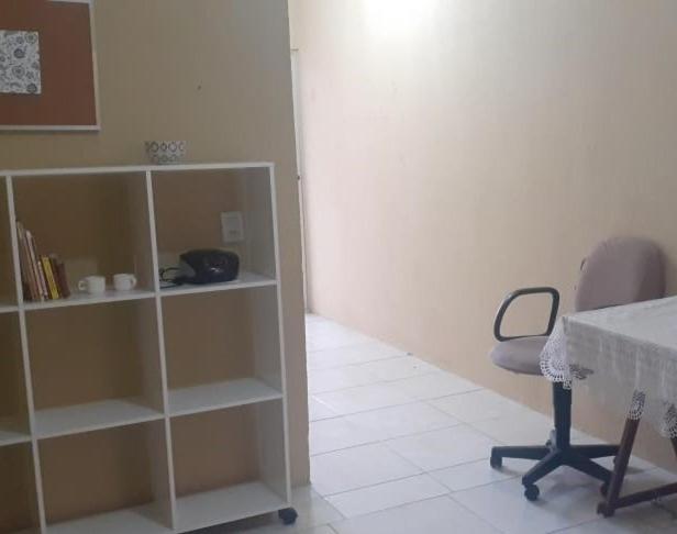  Casa mobiliad:2 quarto e escritório em condomínio