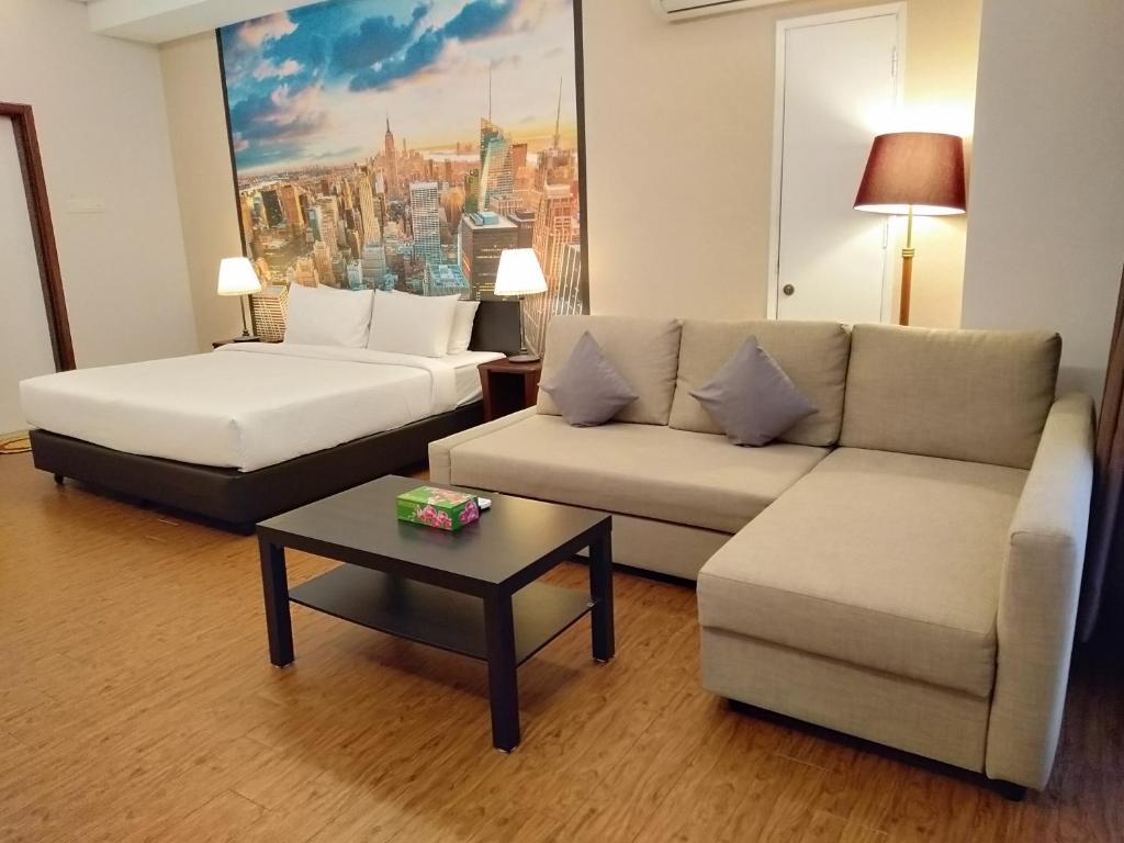 Grand Service Apartment @ Times Square - One-Bedroom Apartment