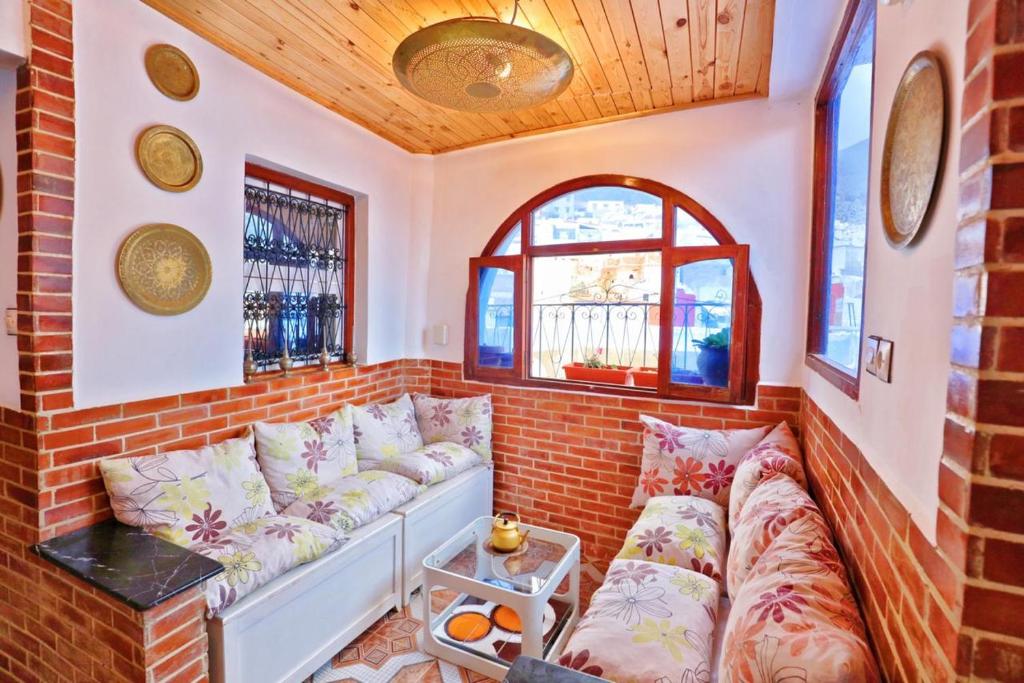 Posezení v ubytování AYMANE ROOFTOP budget panoramic HOTEL