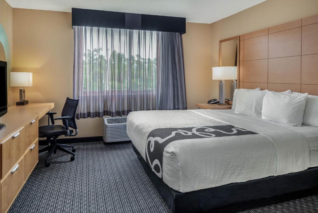 La Quinta by Wyndham Naples Downtown - Deluxe King Suite - Non-fumeur