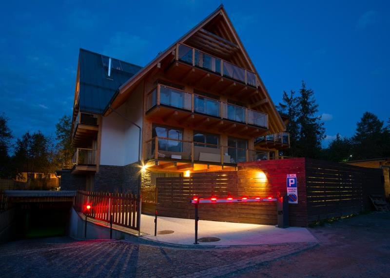 Budova, v ktorej sa apartmánový hotel nachádza