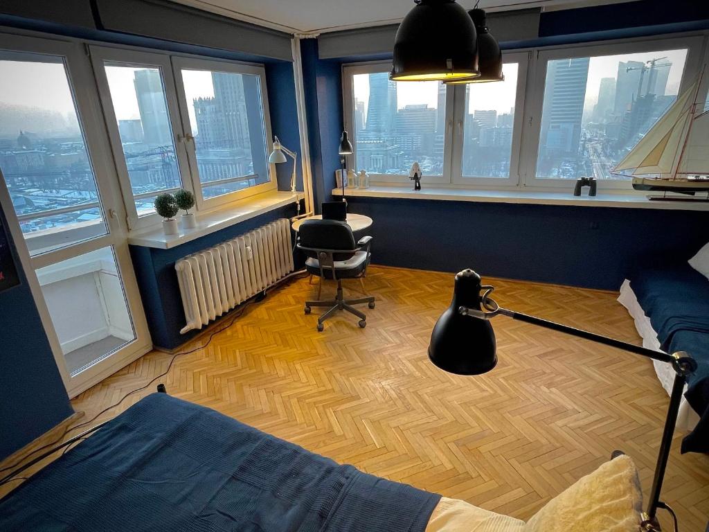 Fotografia z galérie ubytovania Super Apartament BLUE Ścisłe Centrum Dwie Linie Metra Netflix WiFi 300 Mbs Panorama Miasta vo Varšave
