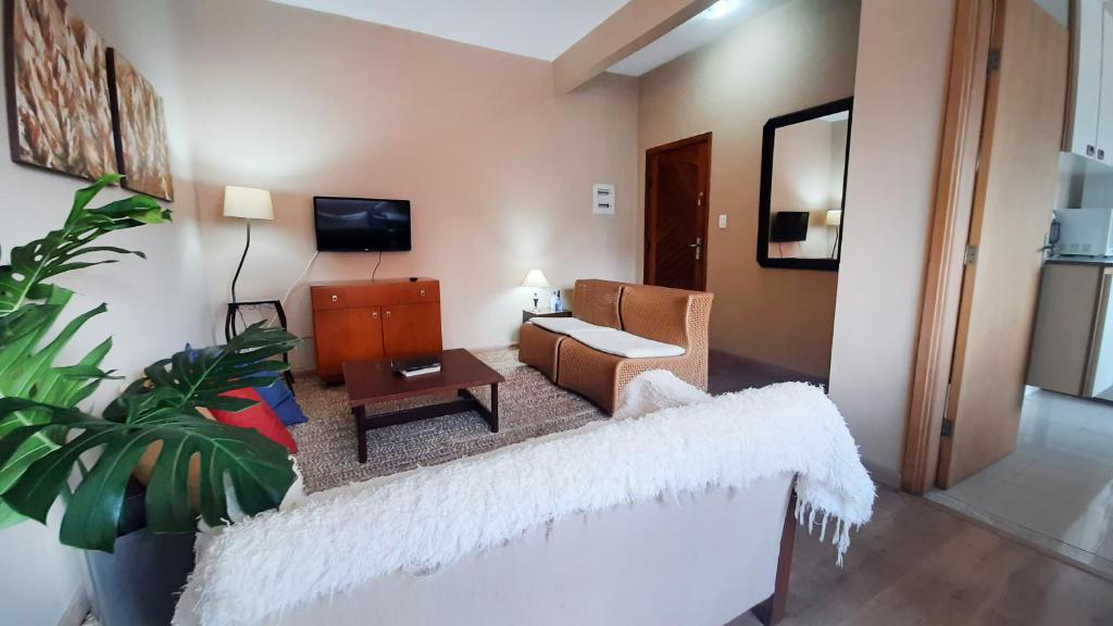  Apto grande com rede de descanso na sala
