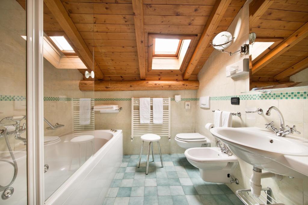 Koupelna v ubytování Hotel Livigno