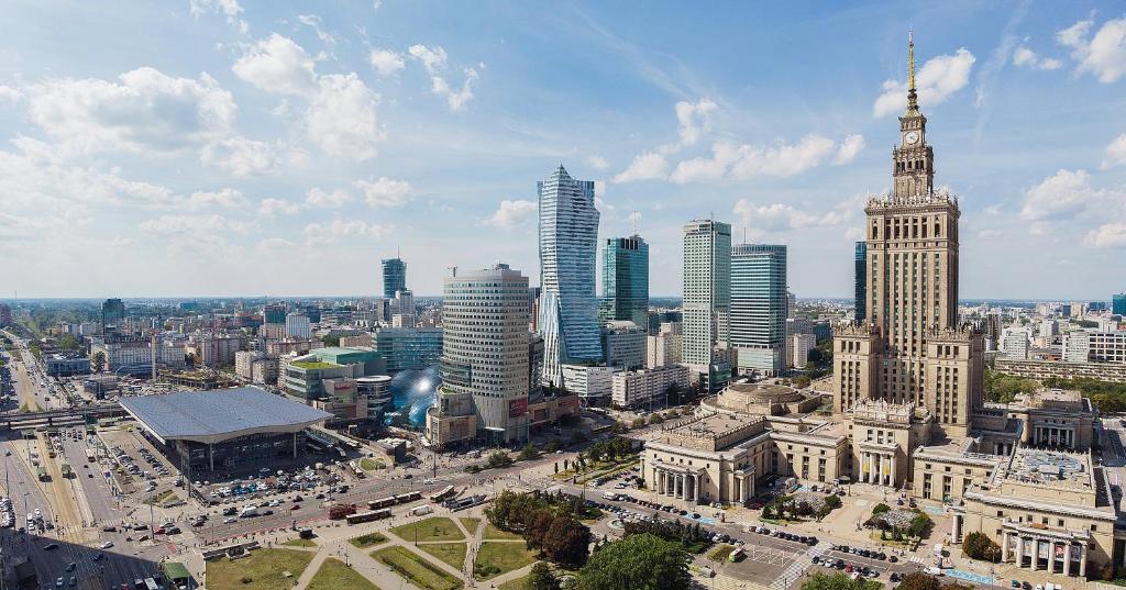 Widok na miasto Warszawa z tego apartamentu