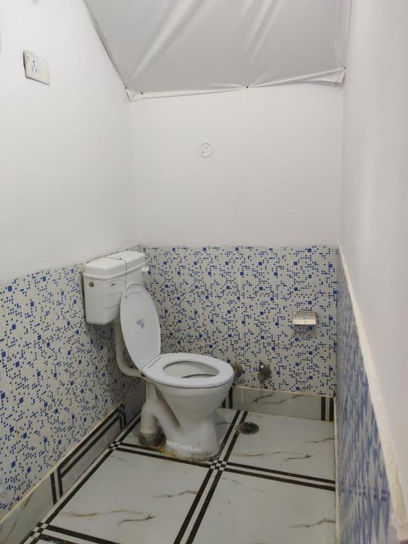 Koupelna v ubytování H7Stay Luxury Cottages And Camps, Rishikesh