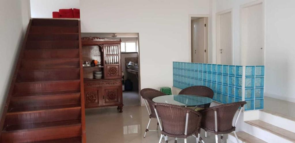  CASA COM PISCINA EM CAUCAIA