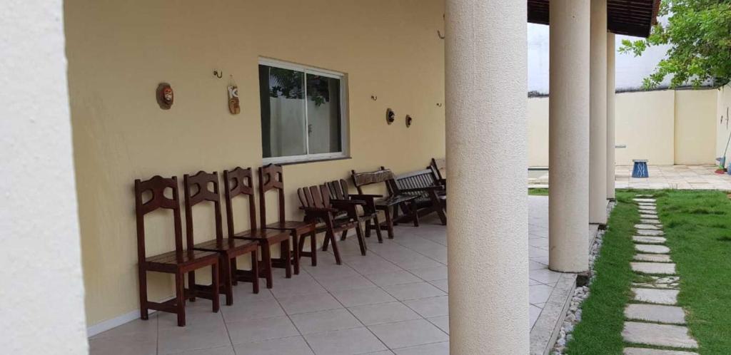  CASA COM PISCINA EM CAUCAIA