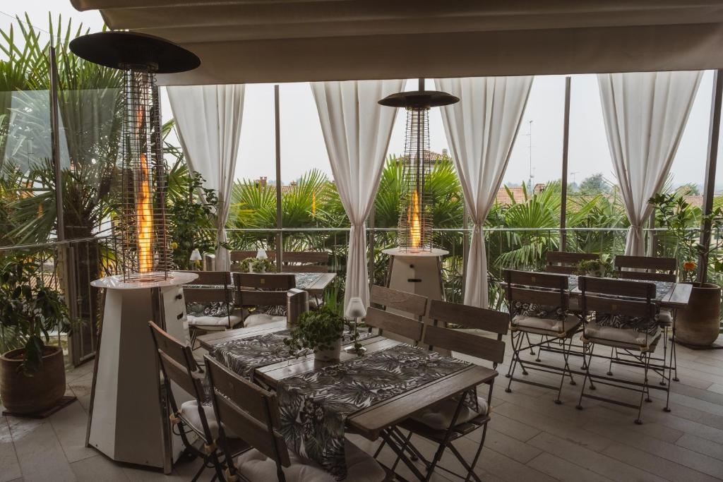 Reštaurácia alebo iné gastronomické zariadenie v ubytovaní La Corte sul Naviglio