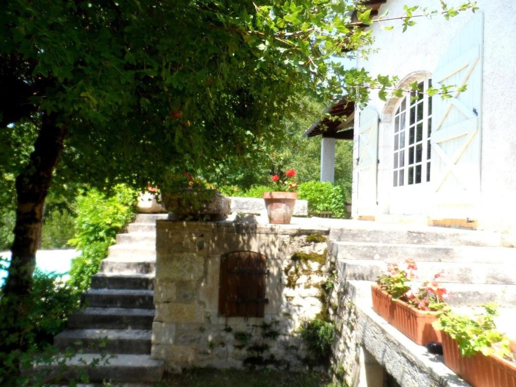 Gallery image of Maison de 2 chambres avec piscine privee jardin amenage et wifi a Bruniquel in Bruniquel