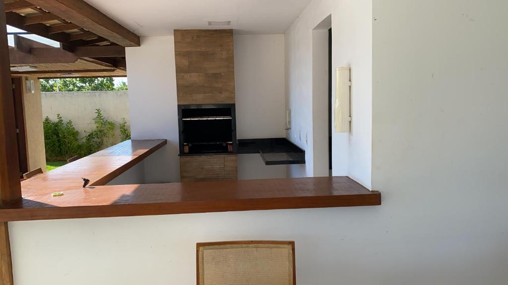  Casa 4 suites Manguinhos c/churrasqueira e piscina