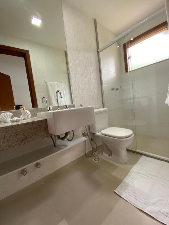  Casa 4 suites Manguinhos c/churrasqueira e piscina