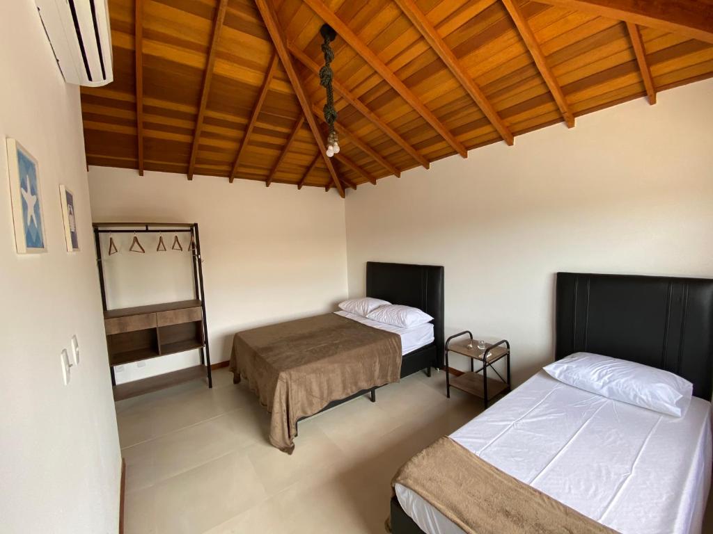  Casa 4 suites Manguinhos c/churrasqueira e piscina