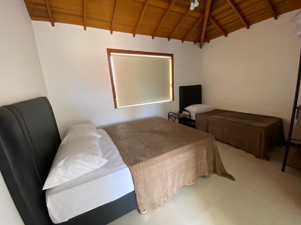  Casa 4 suites Manguinhos c/churrasqueira e piscina