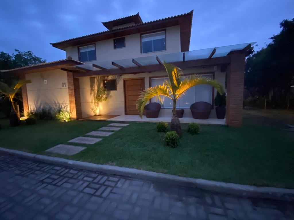  Casa 4 suites Manguinhos c/churrasqueira e piscina