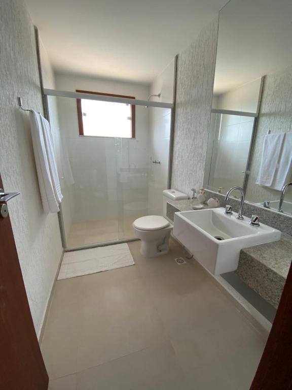  Casa 4 suites Manguinhos c/churrasqueira e piscina