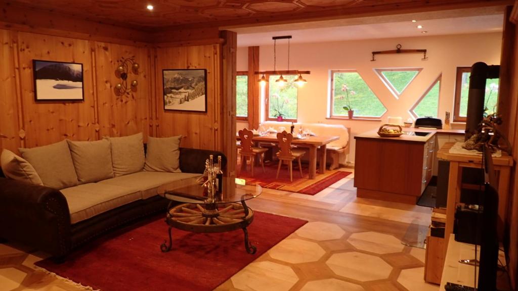 Posezení v ubytování Zirbenchalet Obergruben