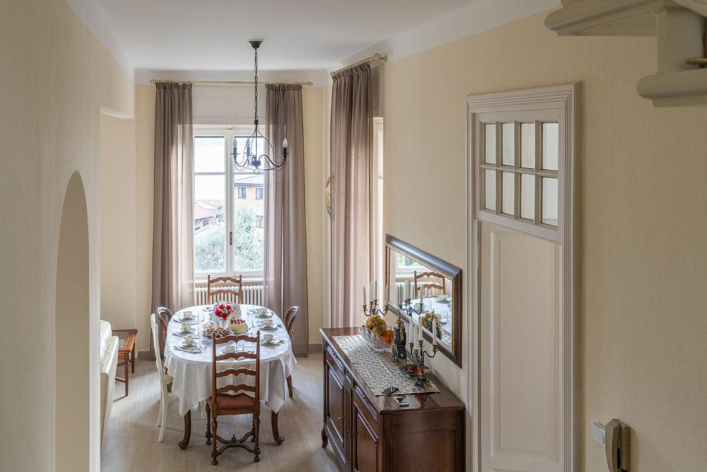 Fotografia z galérie ubytovania Villa Caterina v destinácii Griante Cadenabbia