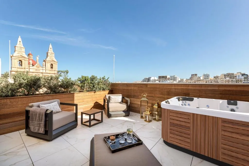 Suite with Side Seaview & Hot Tub