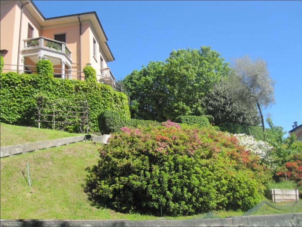 Vonkajšia záhrada v ubytovaní Villa Caterina
