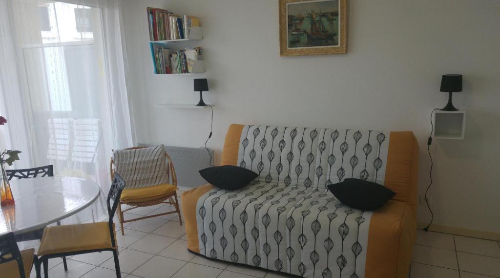 Posezení v ubytování studio idéal couple 2 enfants, bien situé, calme