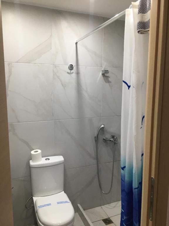 Vannituba majutusasutuses Anesis Hotel