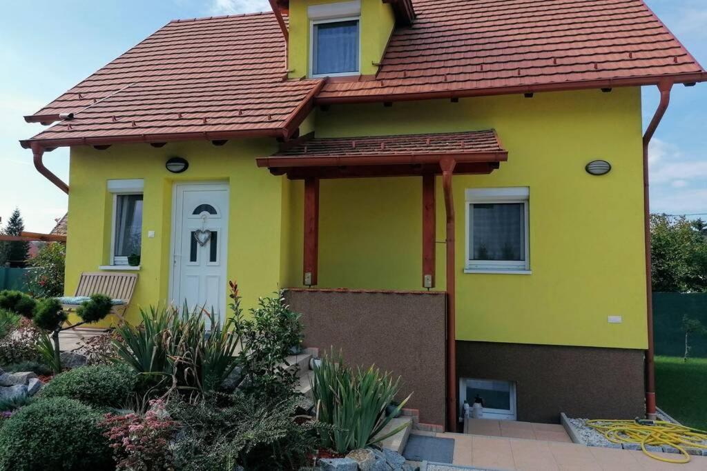 Budova, v ktorej sa vila nachádza