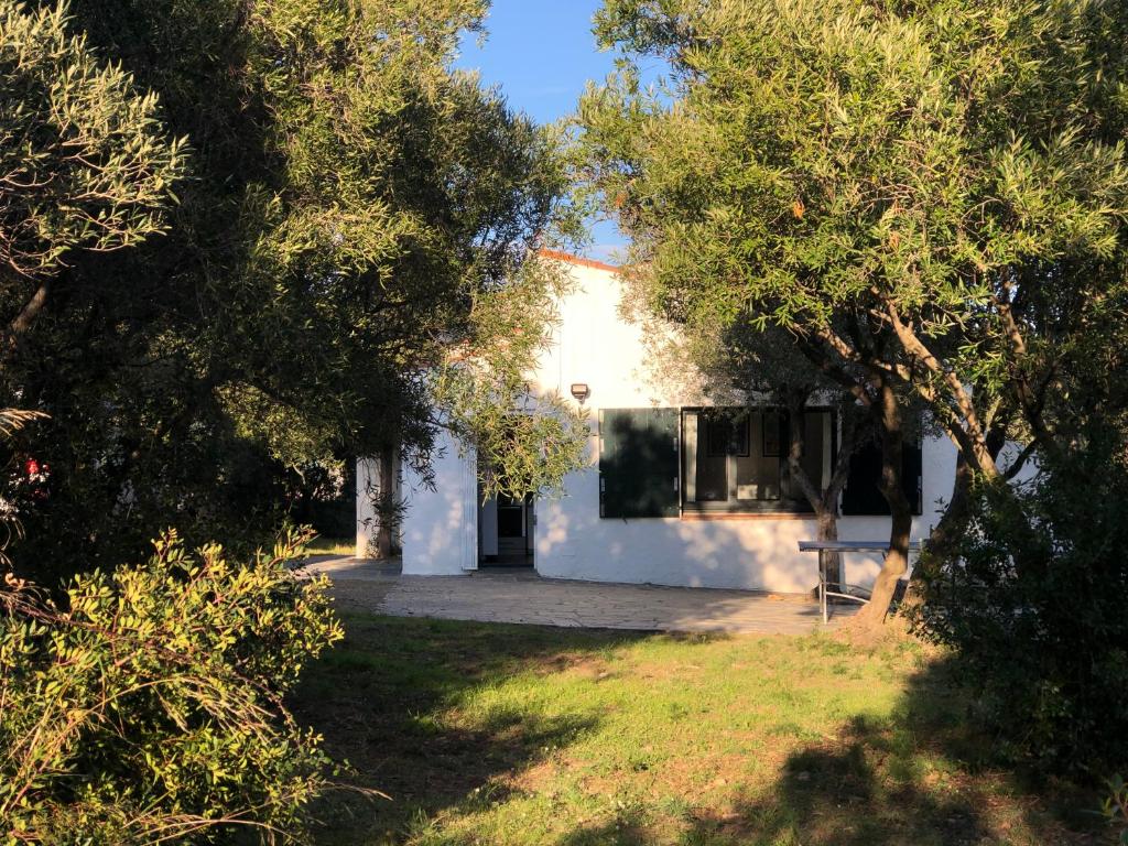Fotografie z fotogalerie ubytování Maison de pêcheur superbe vue mer, grand jardin v destinaci Cadaqués