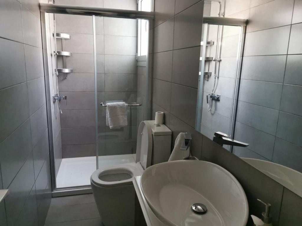 Koupelna v ubytování Maximos Luxury Villa with Pool -BREAKBOOKING-CY