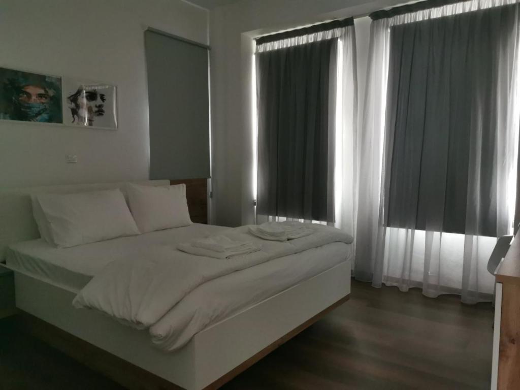 Postel nebo postele na pokoji v ubytování Maximos Luxury Villa with Pool -BREAKBOOKING-CY