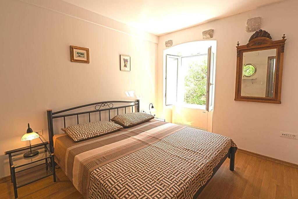 Posteľ alebo postele v izbe v ubytovaní 4 bedroom Villa in old Cavtat
