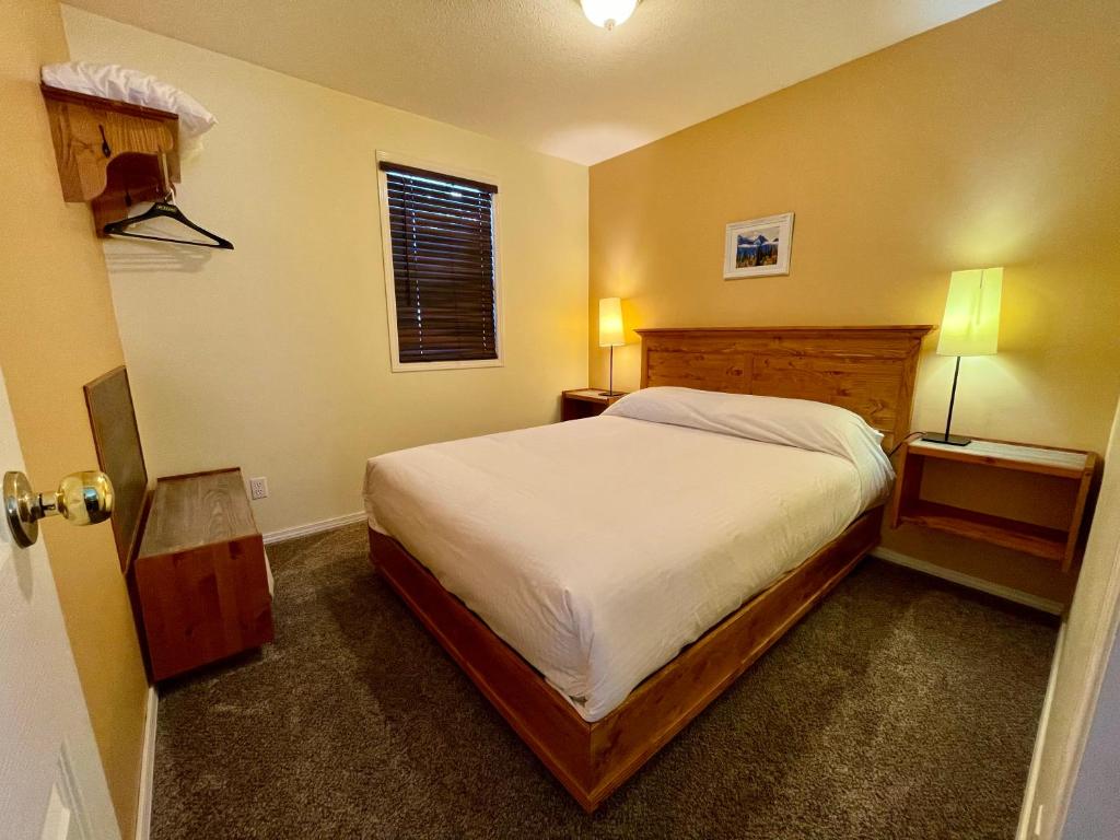 Postel nebo postele na pokoji v ubytování Brookside Motel