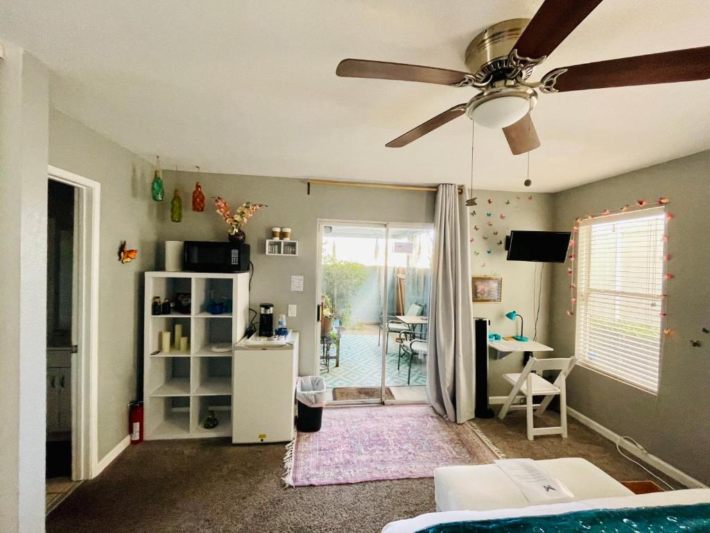 Pacific Beach Butterfly Suite - Departamento