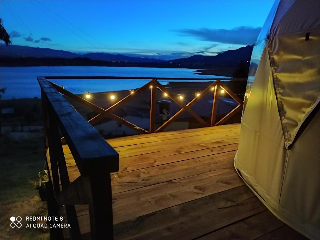 Příroda nedaleko luxury tent