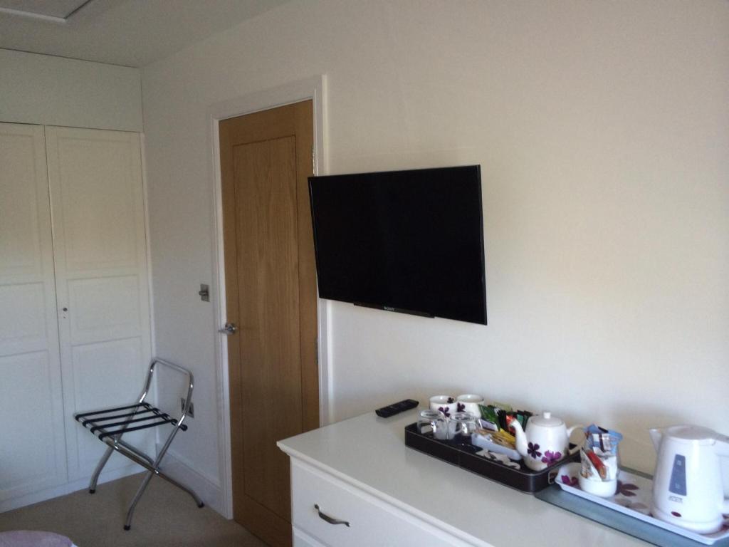 Gallery image of 2 The Rocklands in Birkenhead