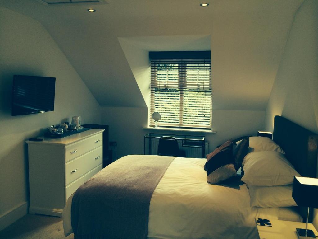 Gallery image of 2 The Rocklands in Birkenhead