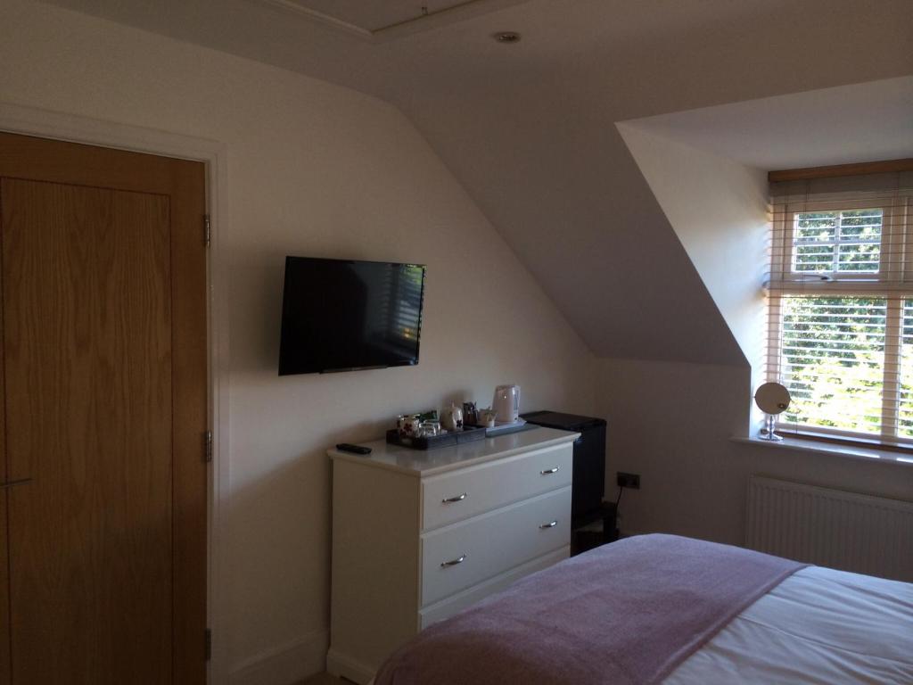 Gallery image of 2 The Rocklands in Birkenhead