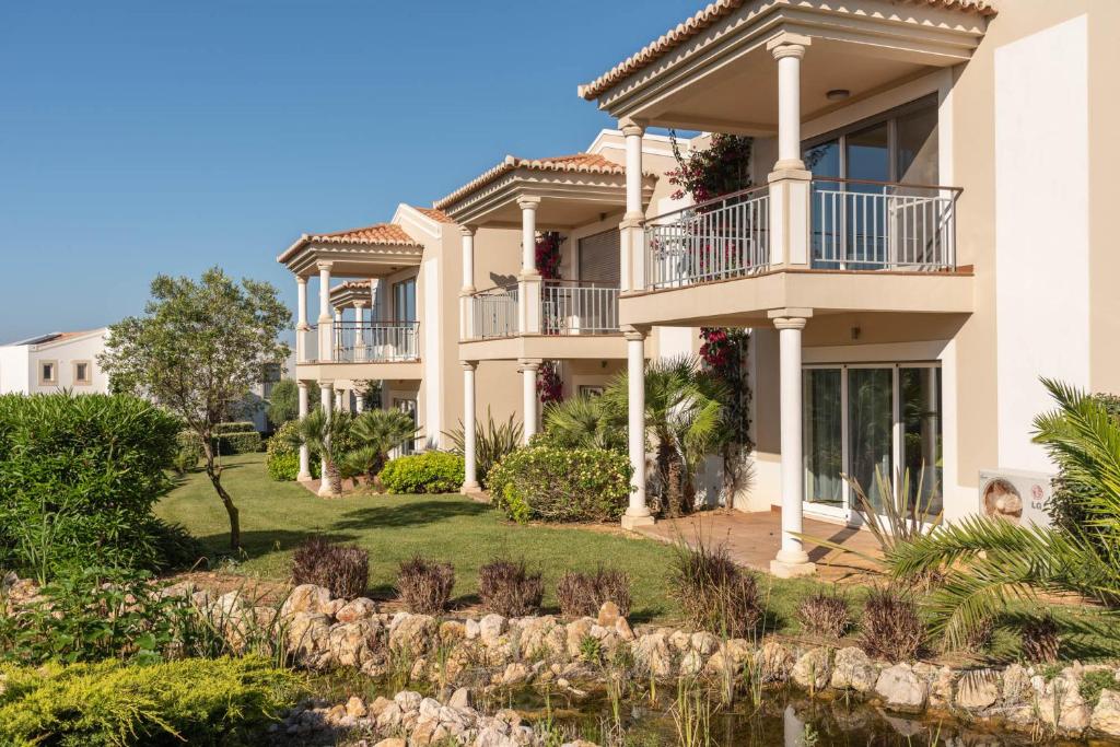 O edifício onde o resort está situado