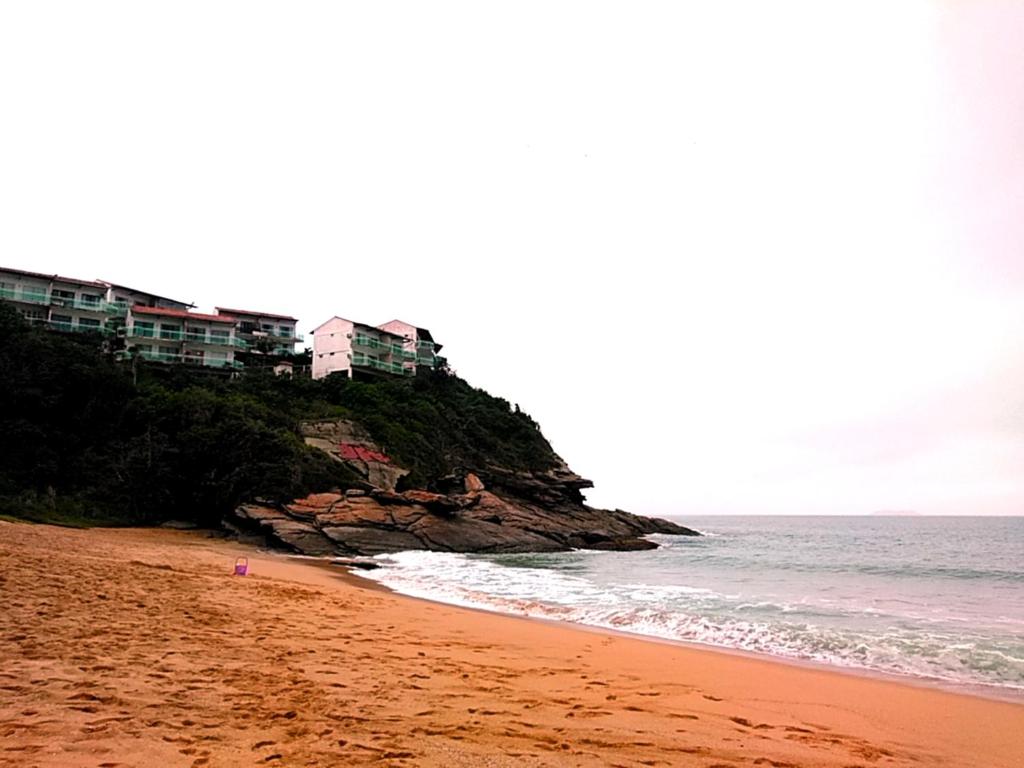  EXELENTE FLAT NA PRAIA.