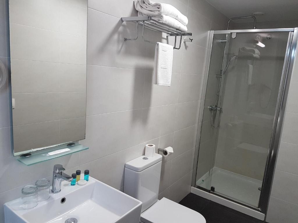 Hotel Lux Santiago, סנטיאגו דה קומפוסטלה – מחירים מעודכנים ...