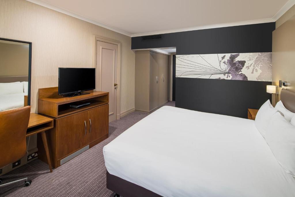 Crowne Plaza Glasgow by IHG - Standard Super King Room - Lounge Access
