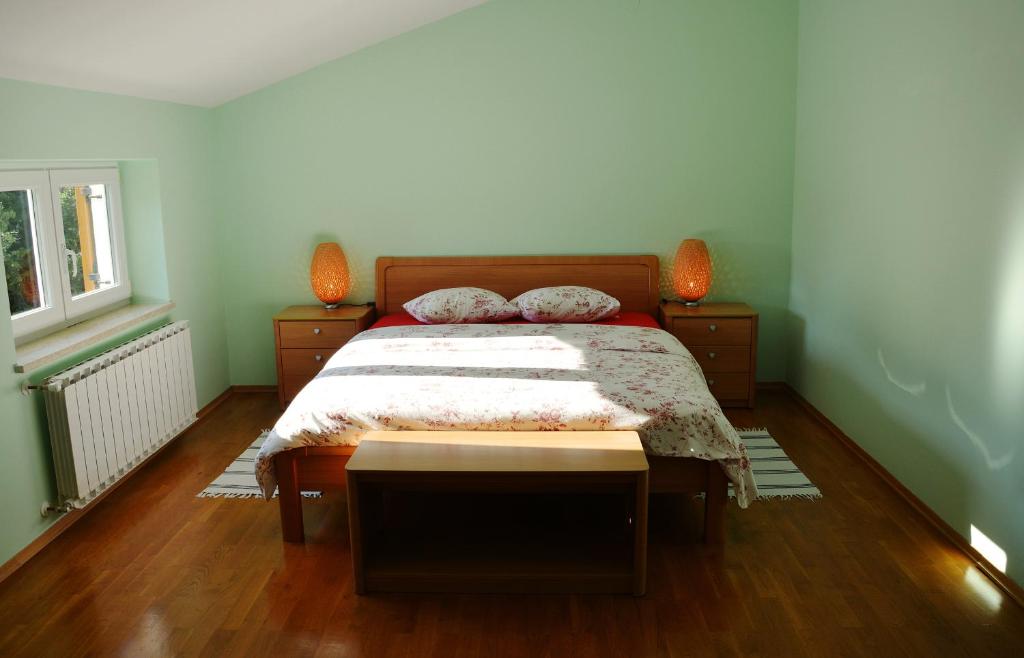Postel nebo postele na pokoji v ubytování Villa Gardena with private pool
