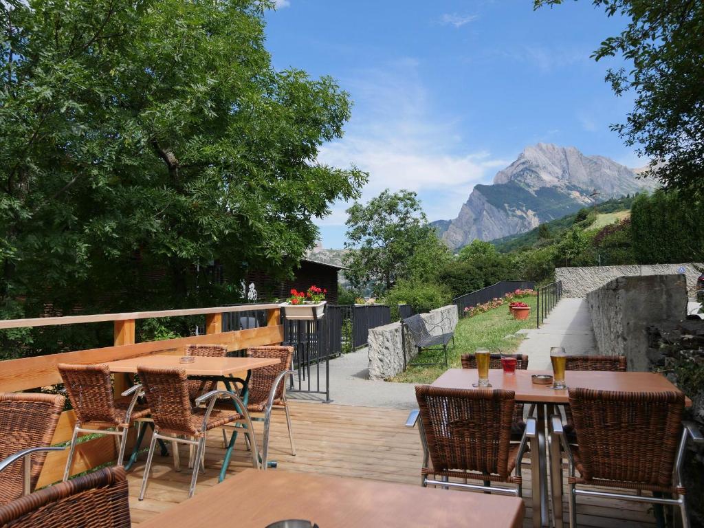 Nespecifikovaný výhled na hory nebo výhled na hory při pohledu z hotelu
