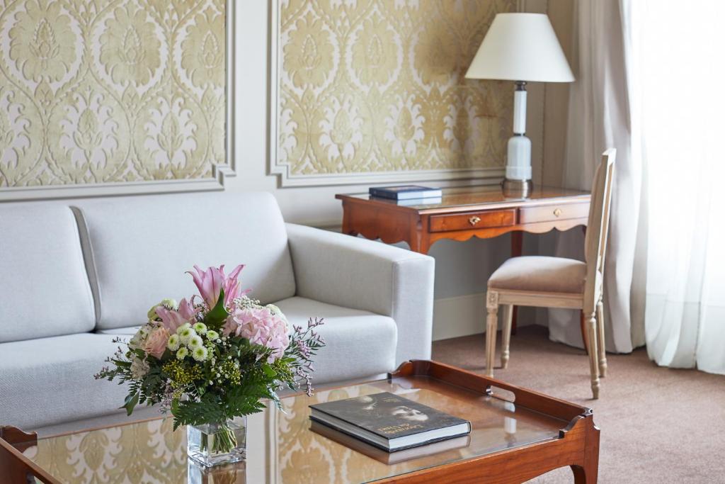 Posezení v ubytování Hotel El Palace Barcelona