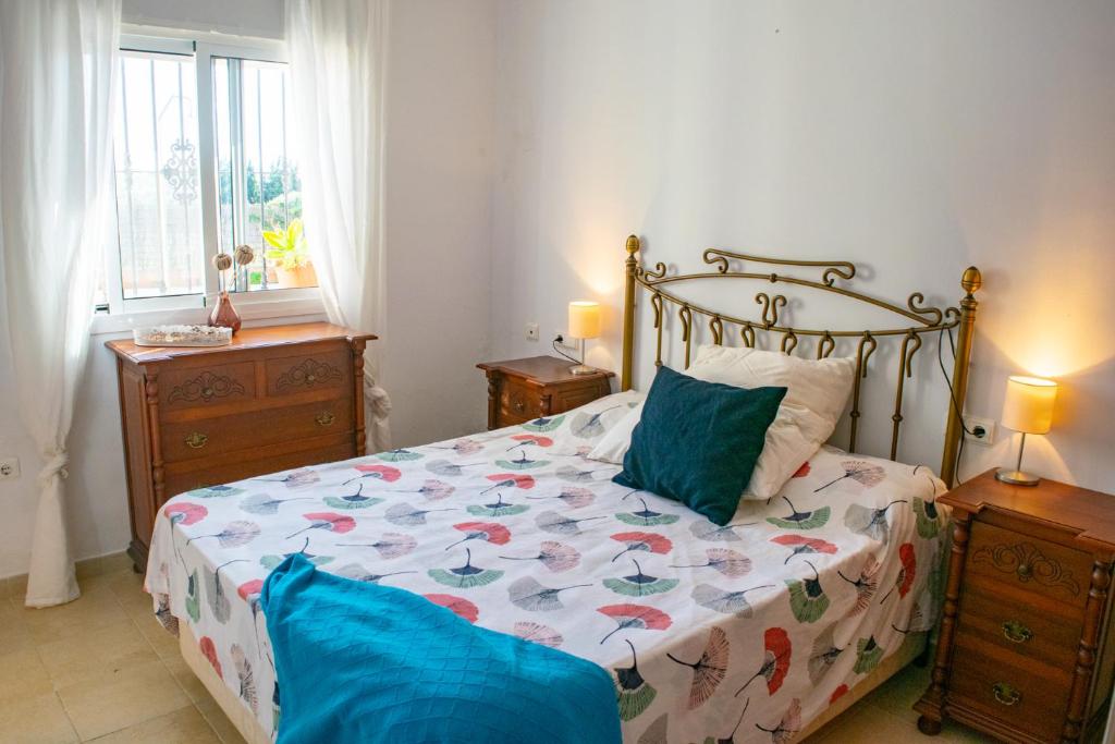 Postel nebo postele na pokoji v ubytování Villa Elissa with 3 bedrooms andpool and views close to Conil