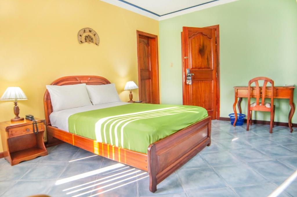 Hotel El Auca - Standard Single Room