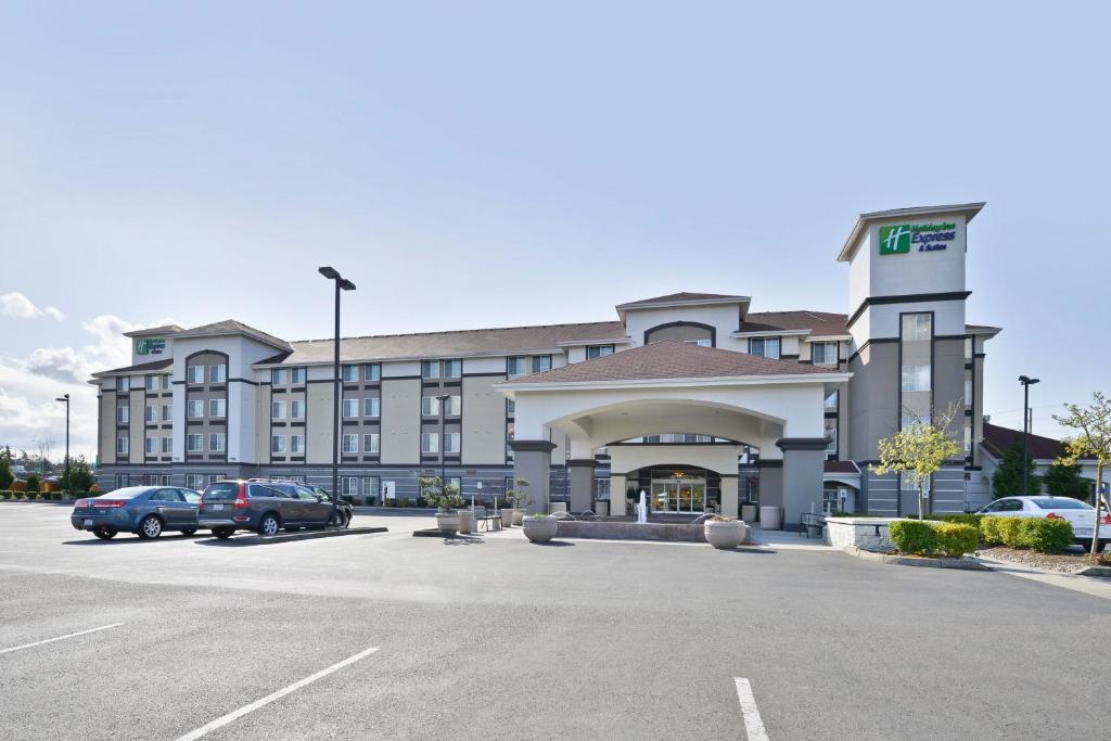 Foto da galeria de Holiday Inn Express & Suites Tacoma South - Lakewood, an IHG Hotel em Lakewood