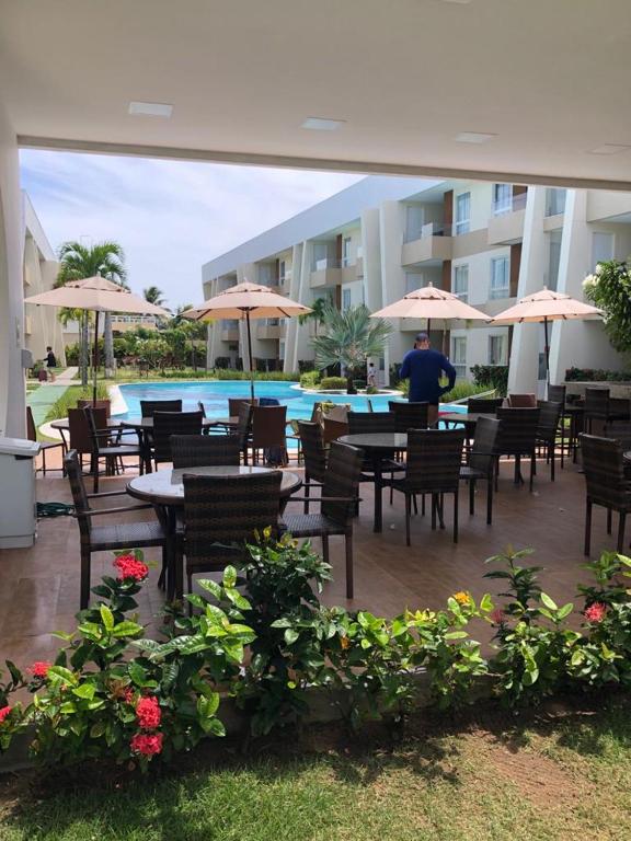  apartamento porto smeralda- guarajuba -na beira da praia
